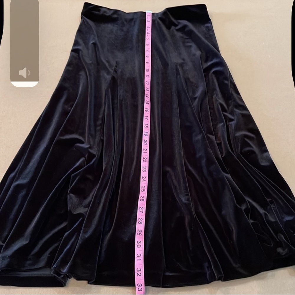 Peter Nygard velvet suit leather trimmed jacket (6) skirt (small) price is firm - Picture 13 of 13